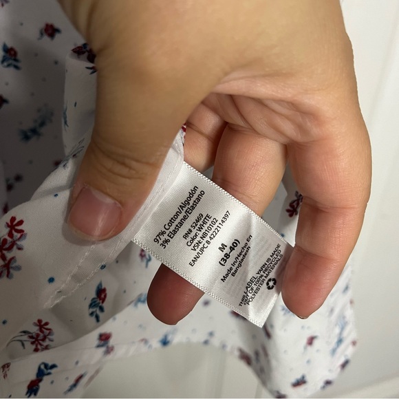 No Boundaries Men's Button Up White w/ Flowers Shirt - Picture 4 of 5